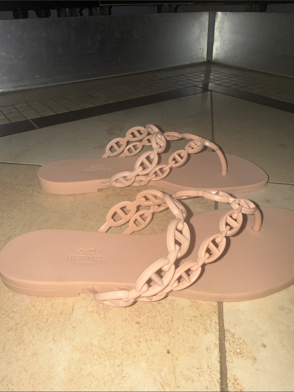 Hermes flip flops never worn - Picture 5 of 5